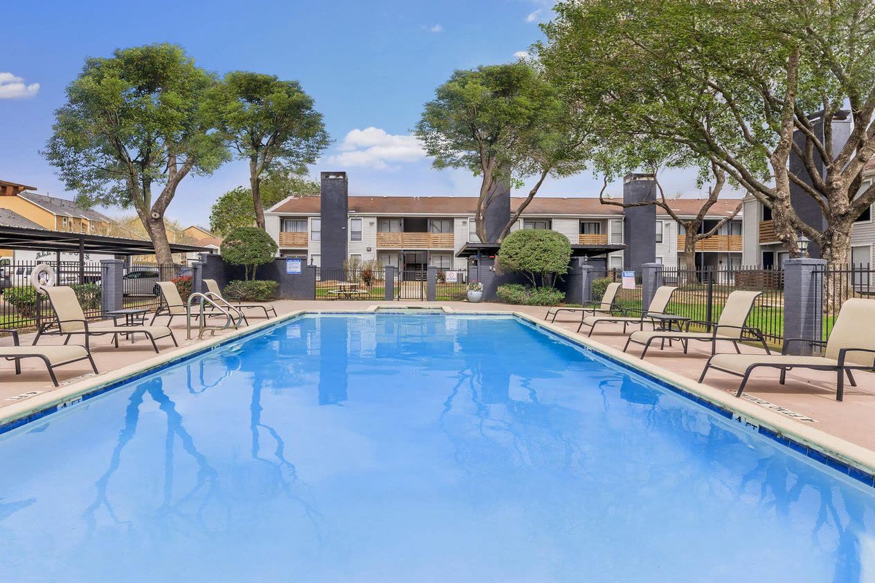 The Burke Apartments pool